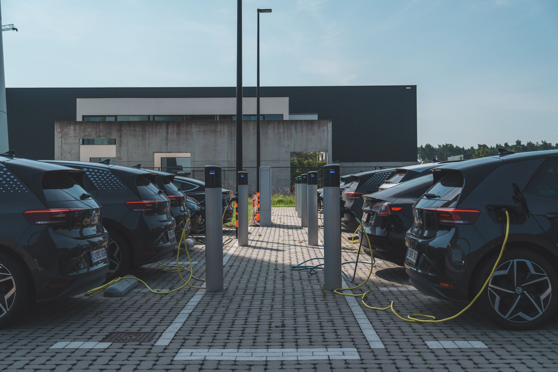 Cars charging electric mobility encon