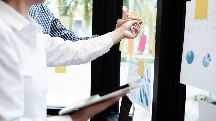 White board post its